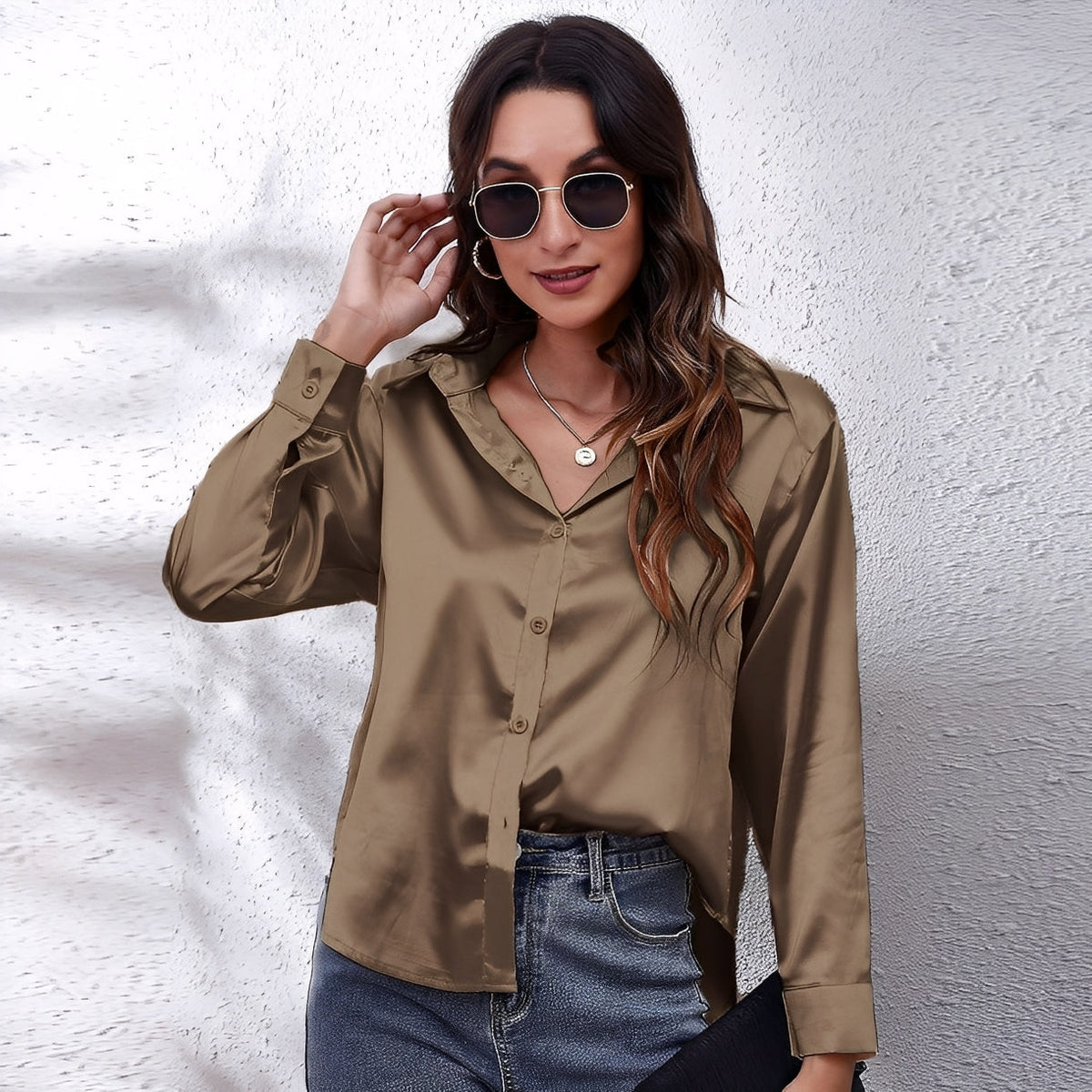 Haylee - Luftige und schimmernde Bluse