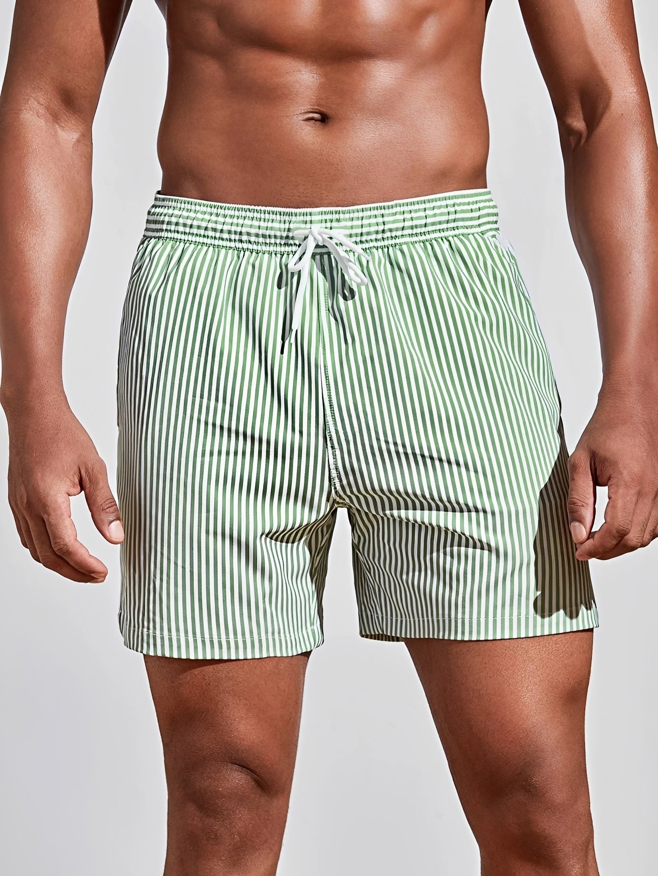 Reuben - Gestreifte schnell trocknende Badeshorts