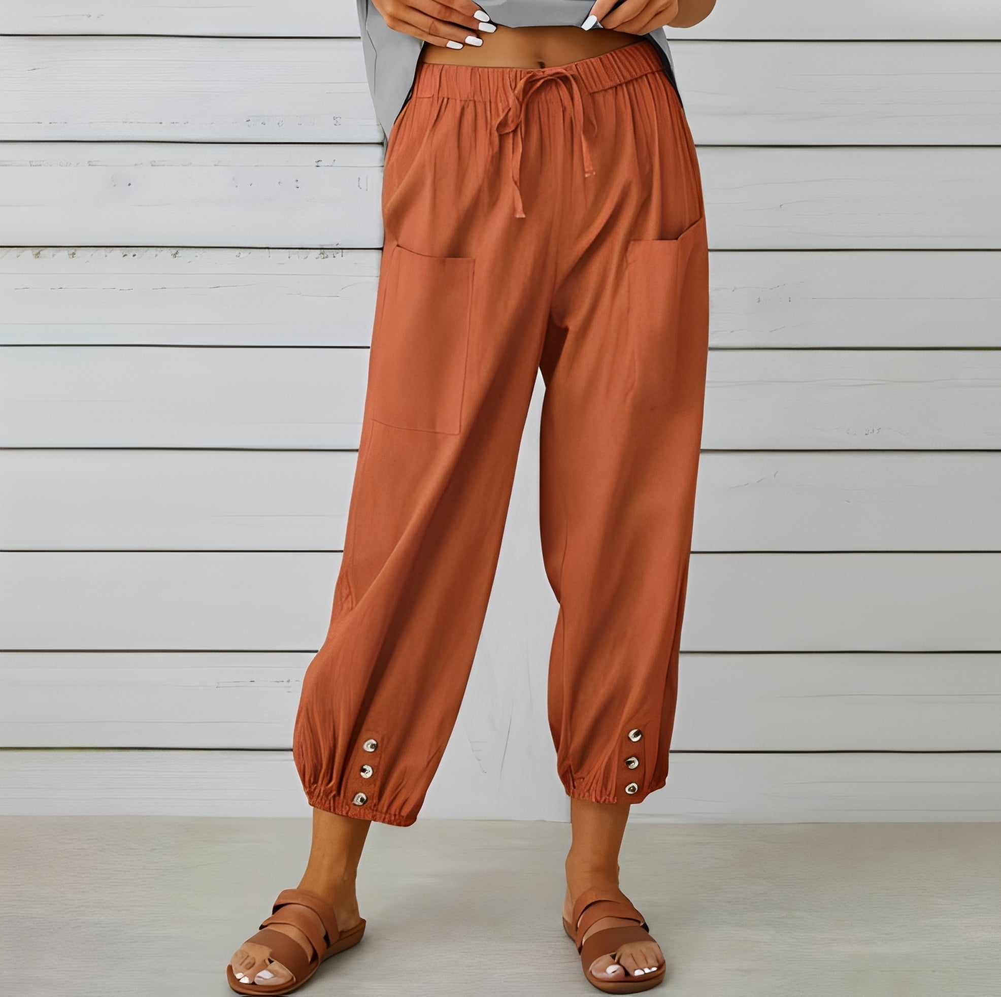 Christa - Lässige, locker sitzende, verkürzte Hose für Damen