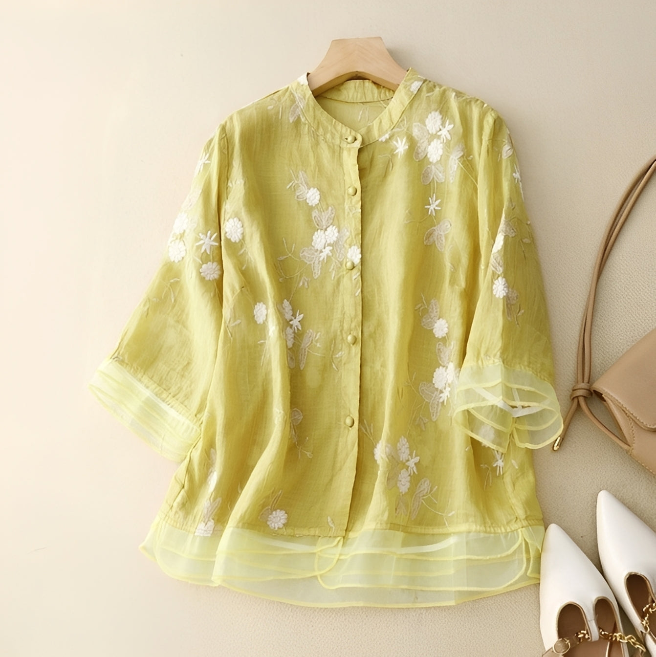 Christine - Stilvolle Bluse mit gestickten Blumen für Damen