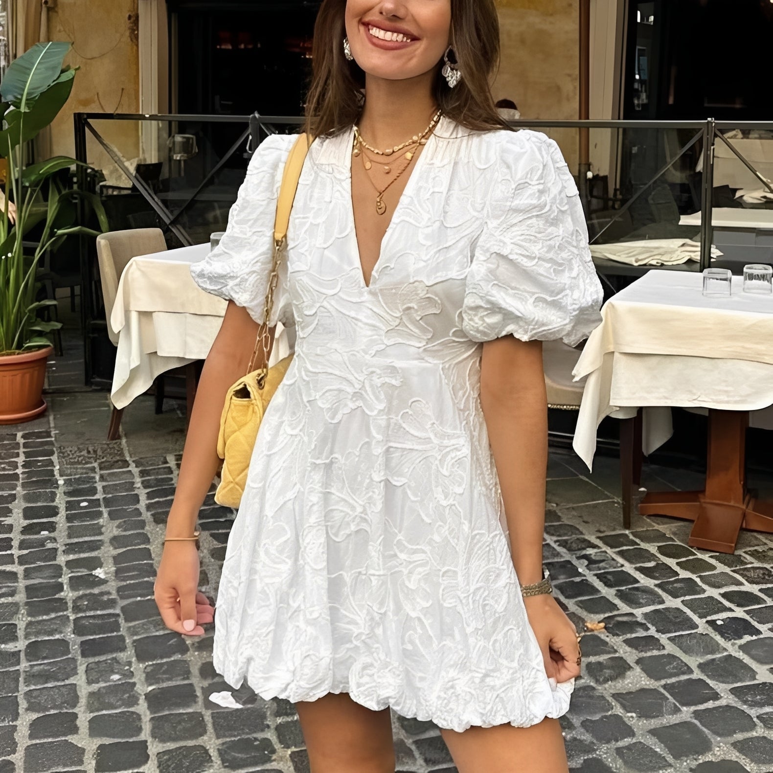 Claudia - Stilvolles Besticktes Minikleid