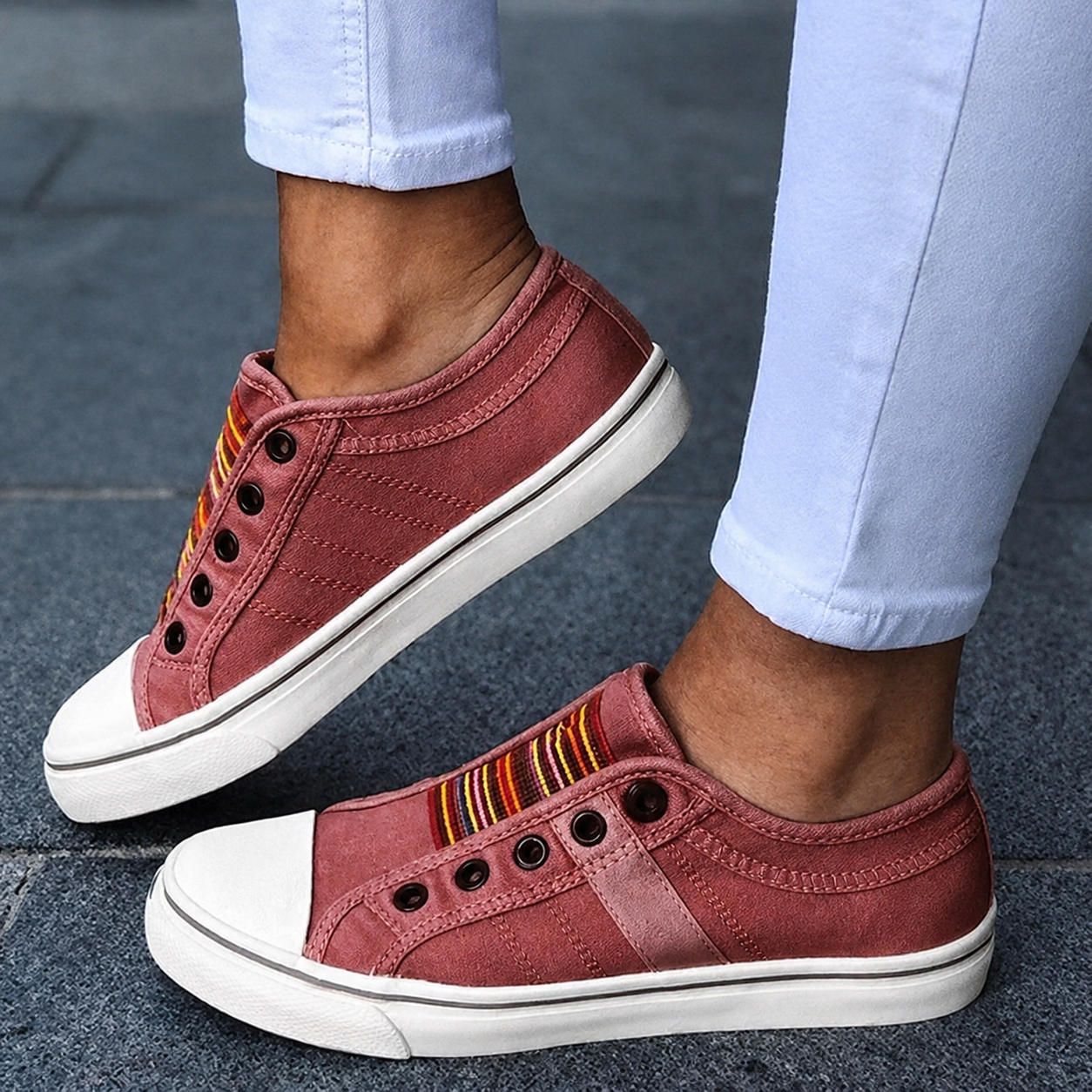Jorrie - Zeitlose elastische Segeltuch-Sneaker