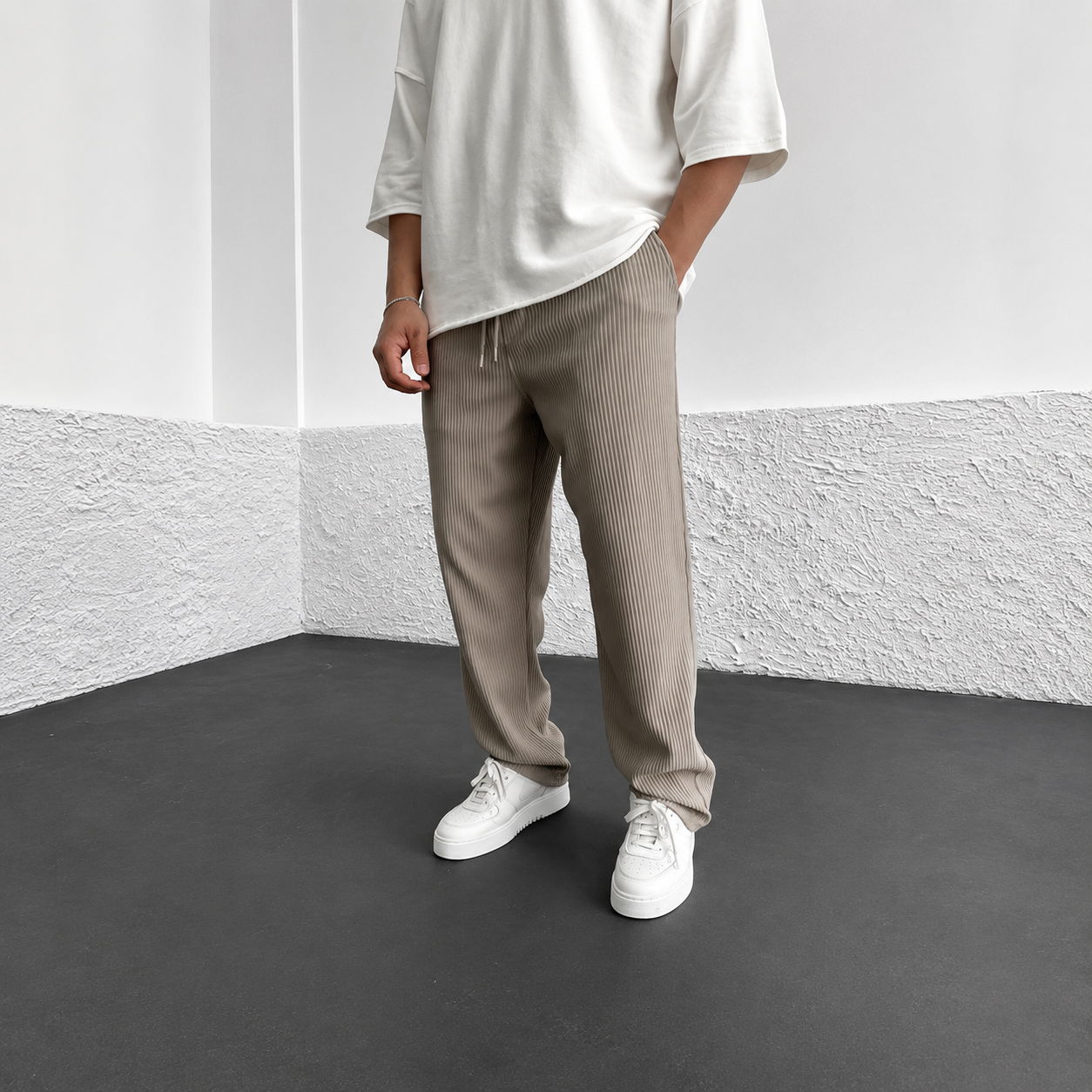 Zeke - Locker geschnittene Hose mit Bindeband