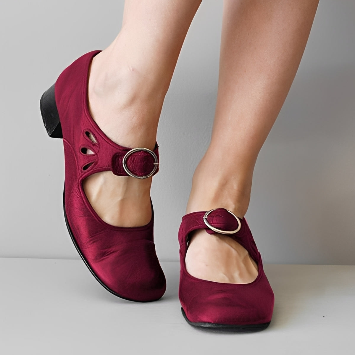 Navie - Bequeme Zehensandalen mit abgerundetem Design