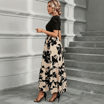 Astrid - Elegantes Kleid mit Blumenmotiv