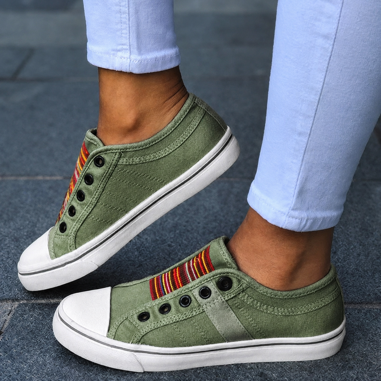 Jorrie - Zeitlose elastische Segeltuch-Sneaker