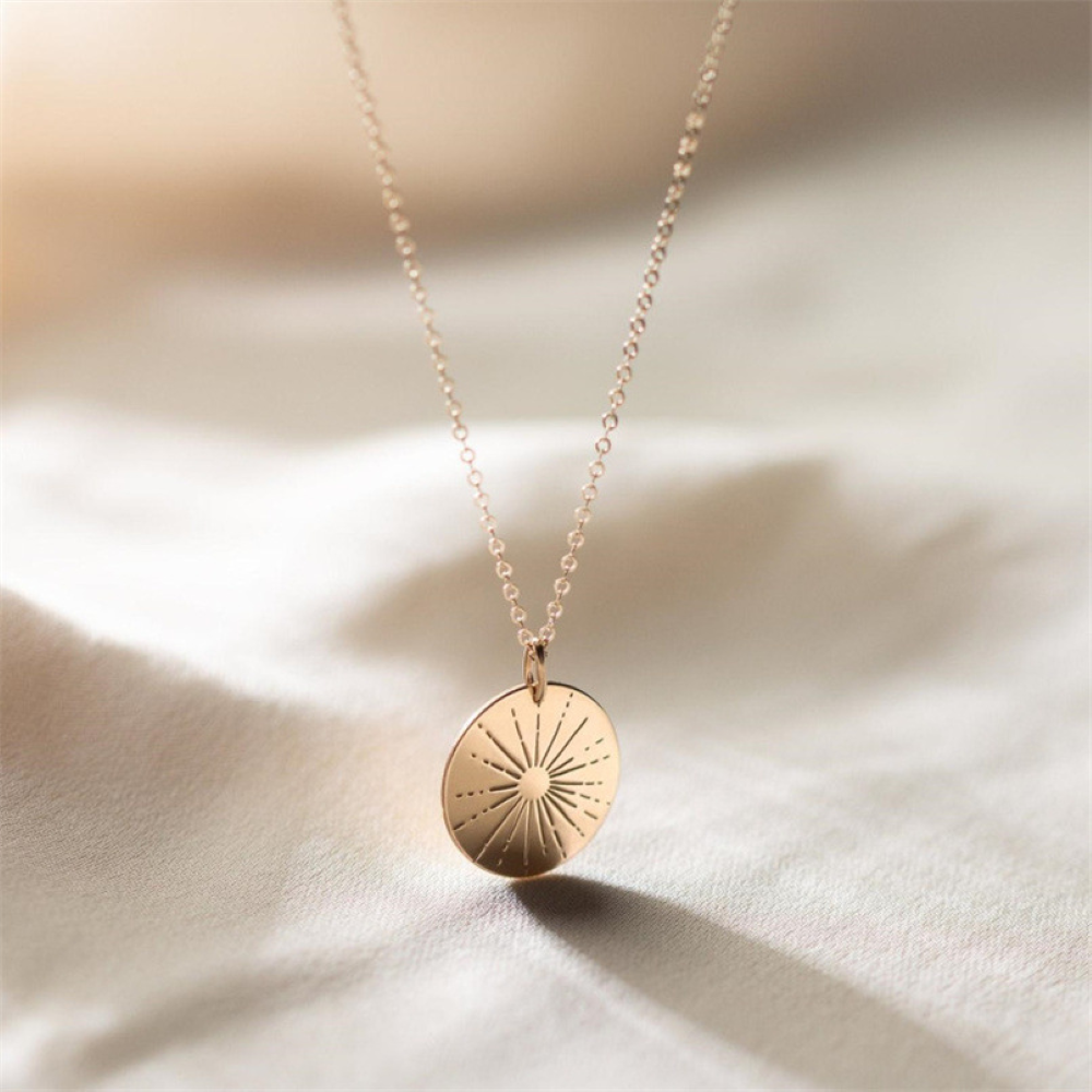 Sonnenstrahlenhalskette - Kette mit kleinen Sonnenanhängern