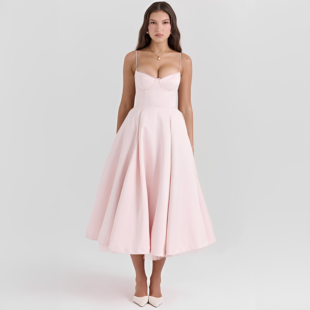 Zendaya - Stilvolles Kleid mit doppelter Schicht
