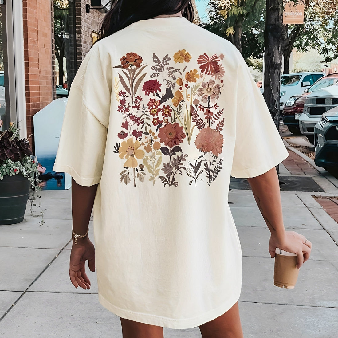 Thea - Stilvolles T-Shirt mit Blumenmuster