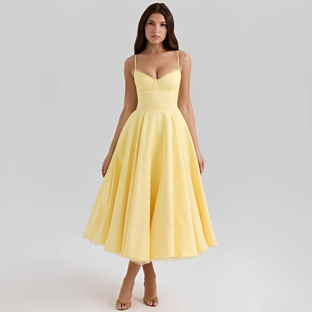 Zendaya - Stilvolles Kleid mit doppelter Schicht