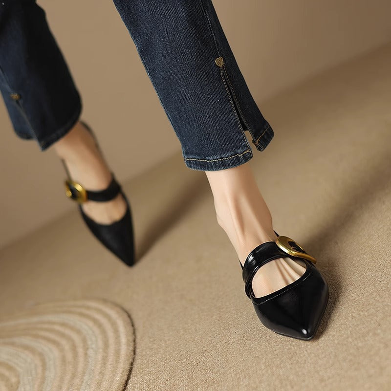 Teegan - Spitz zulaufende flache Schuhe mit niedrigem Absatz