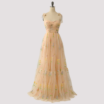 Livia - Elegantes Ballkleid mit Blumenstickerei