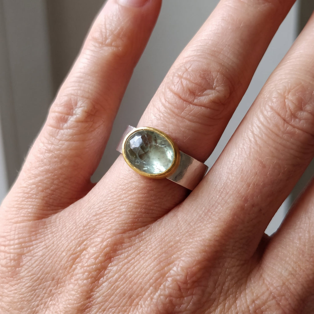 Selma – Vintage-Ring mit runden grünen Stein