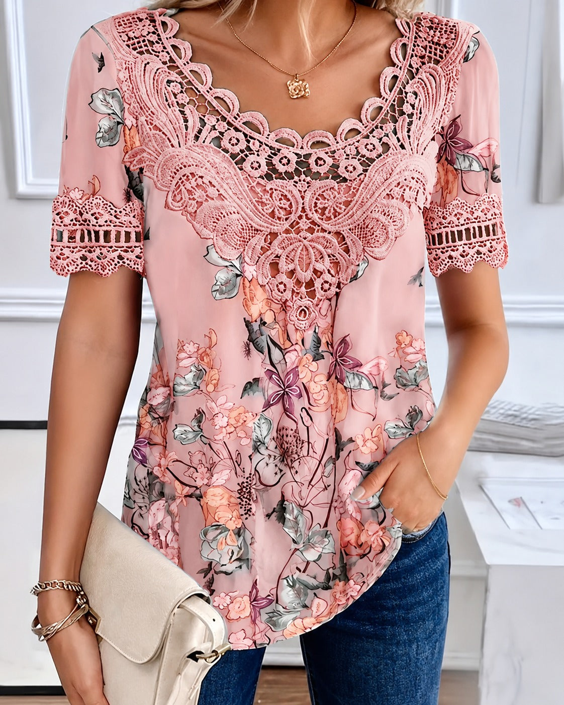 Leah - Stilvolle Blumenbluse