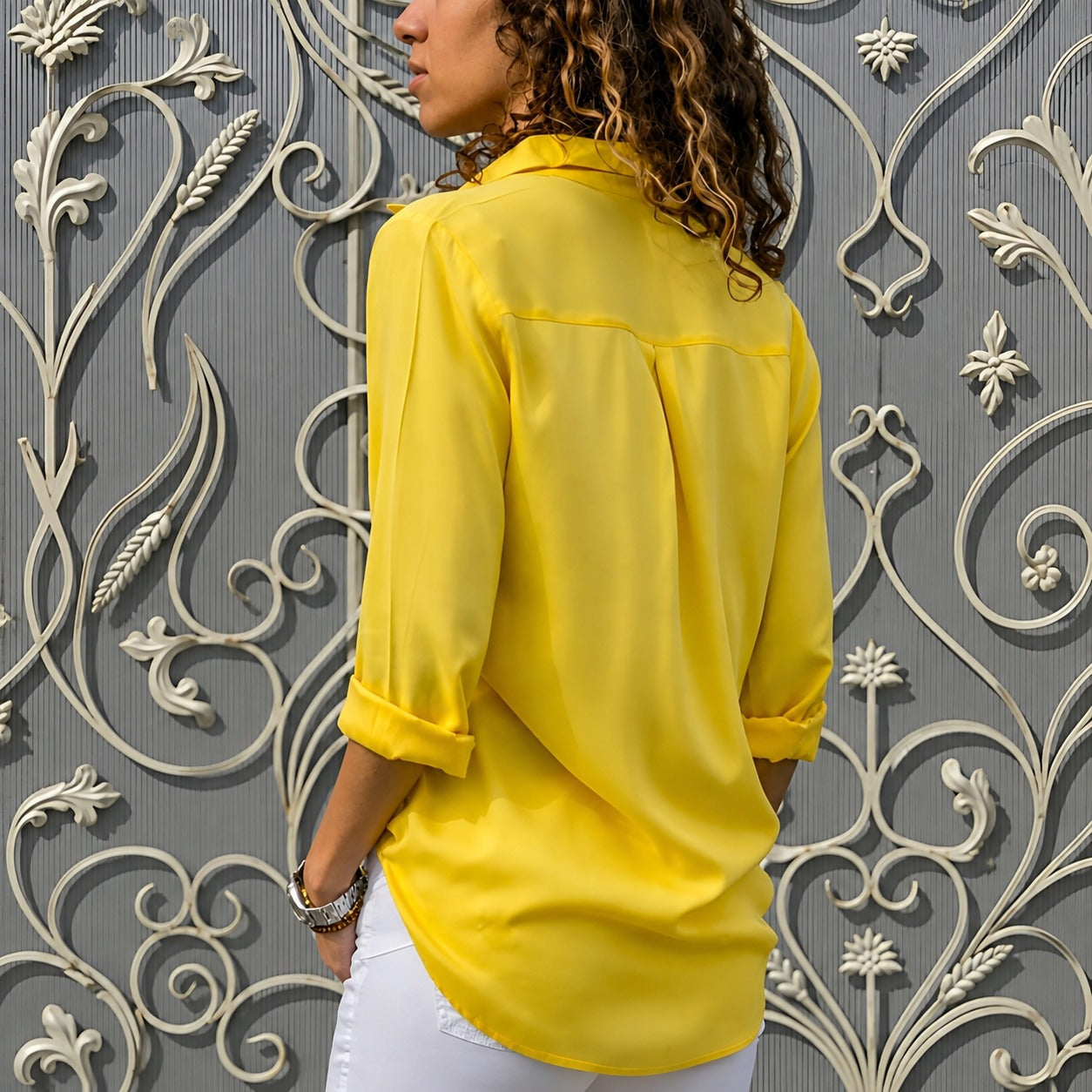 Aiah - Lockere Bluse mit V-Ausschnitt