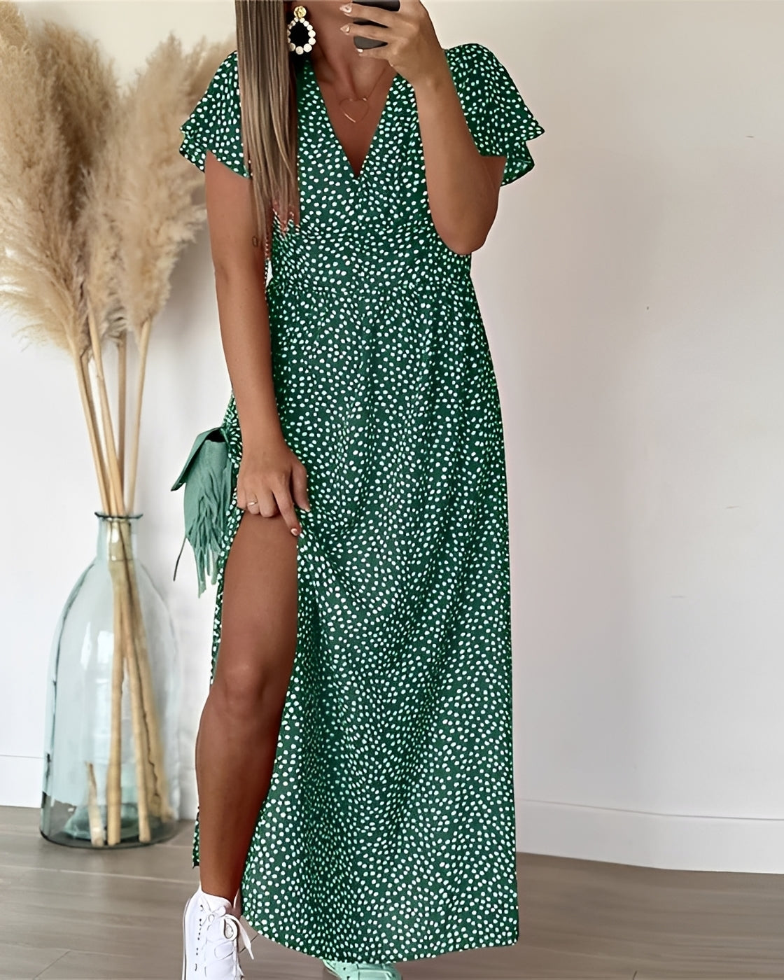 Tina - Stilvolles Schlitzkleid