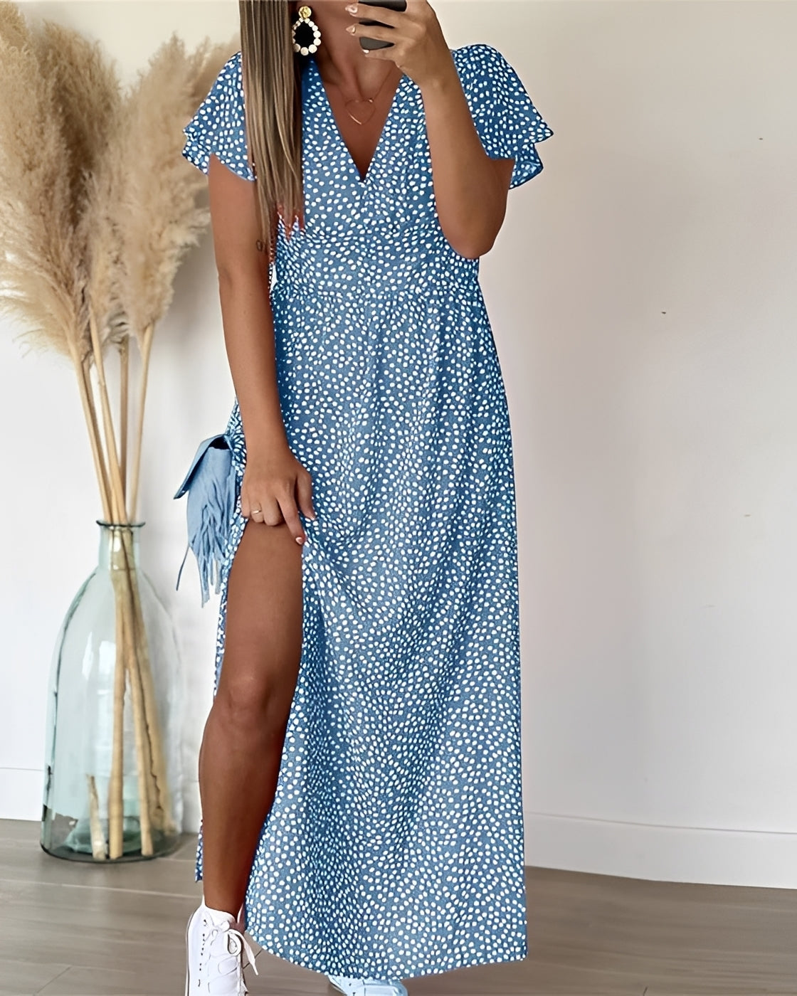 Tina - Stilvolles Schlitzkleid