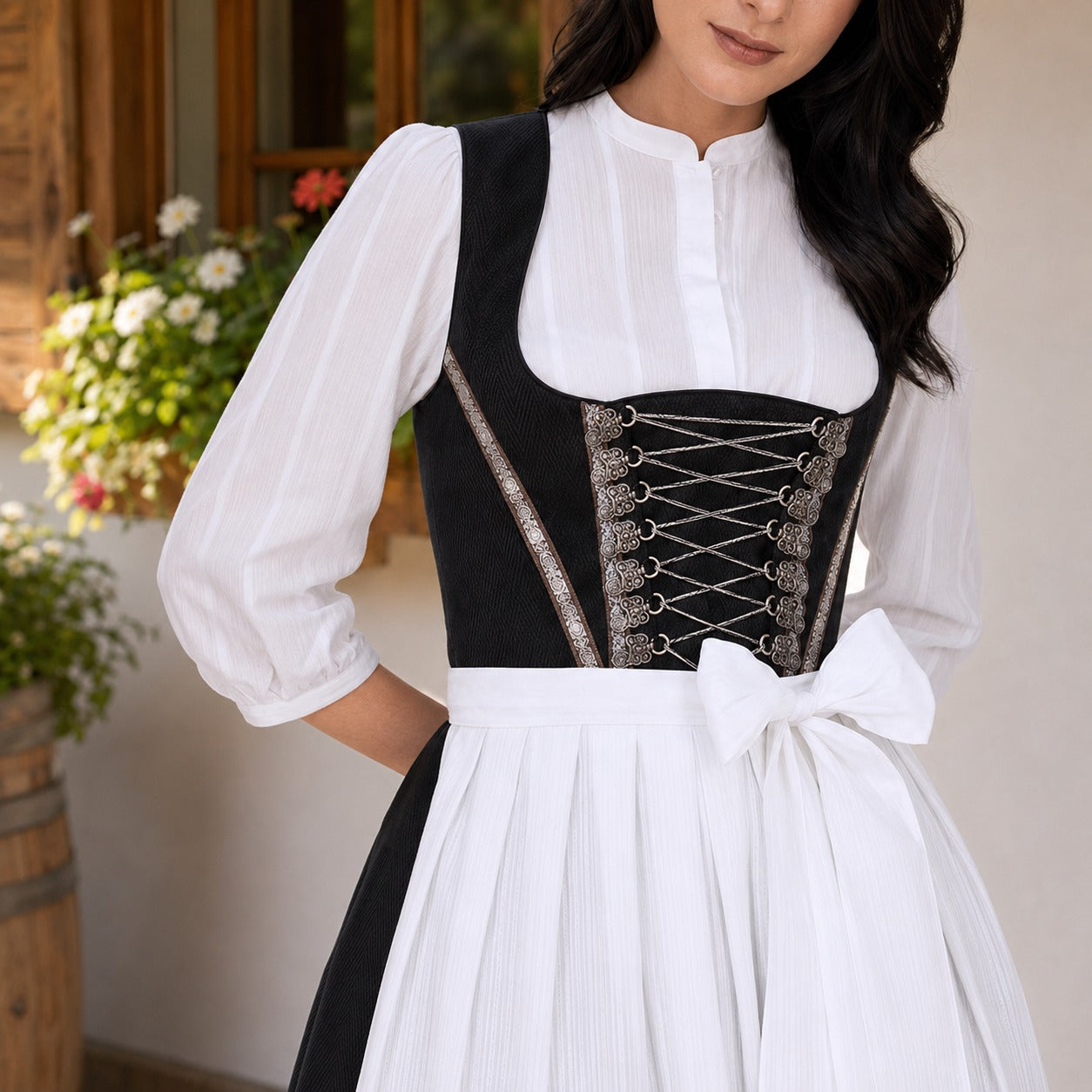 Nina - Modernes langärmeliges Oktoberfest-Kleid
