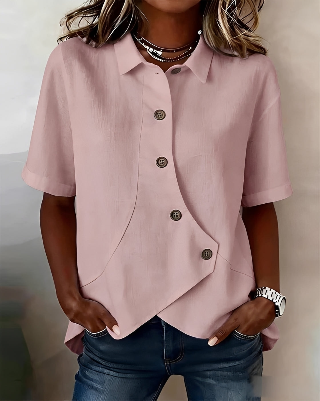 Mia - Asymmetrische Bluse mit Knopfleiste