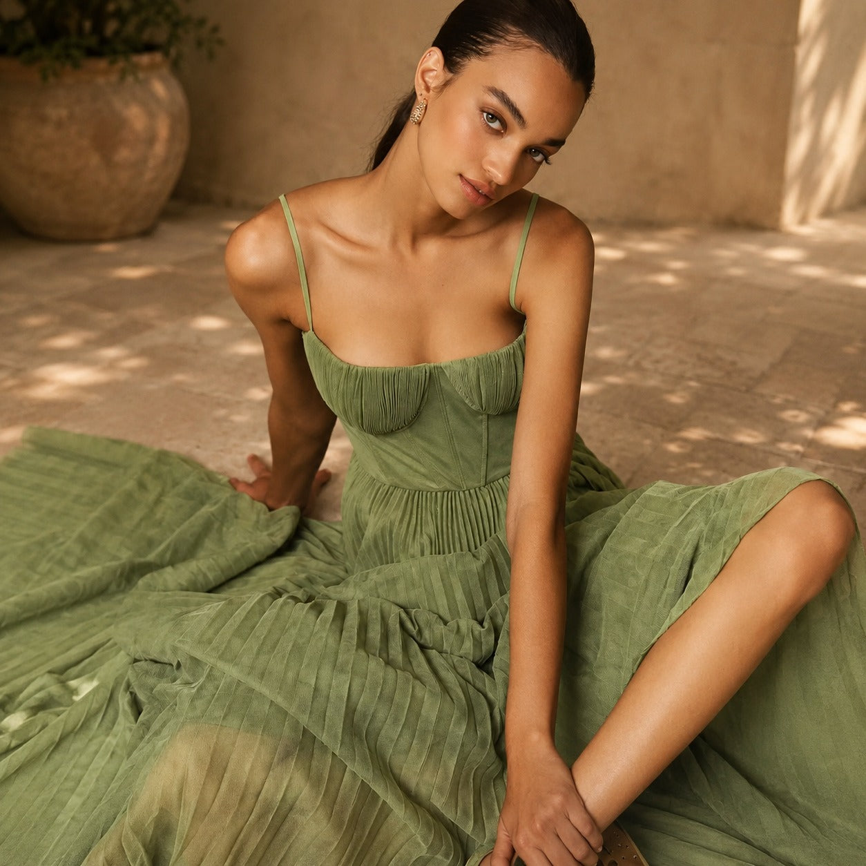 Elissa - Elegantes Plissiertes Midikleid