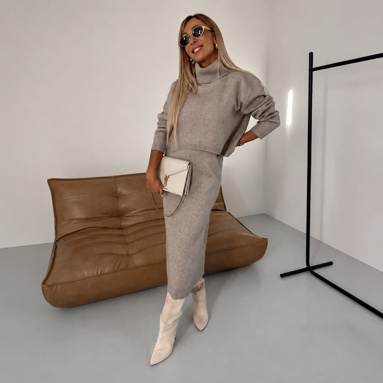 Odette - Luftiges Set mit Kleid und Rollkragenpullover
