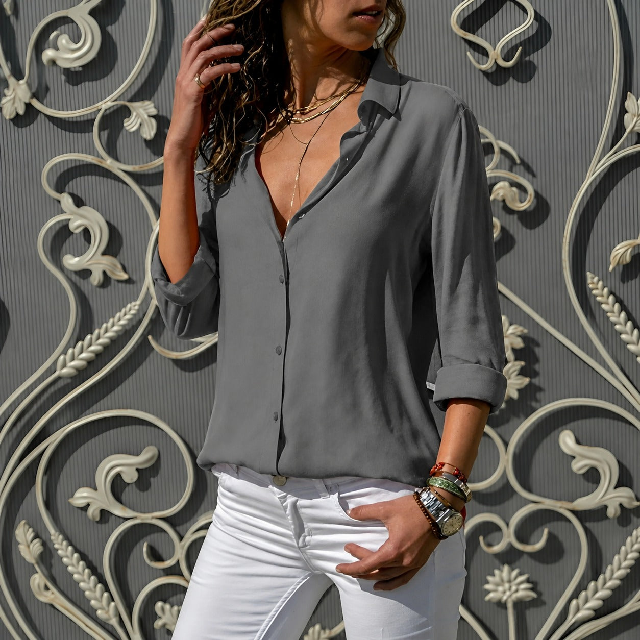 Aiah - Lockere Bluse mit V-Ausschnitt