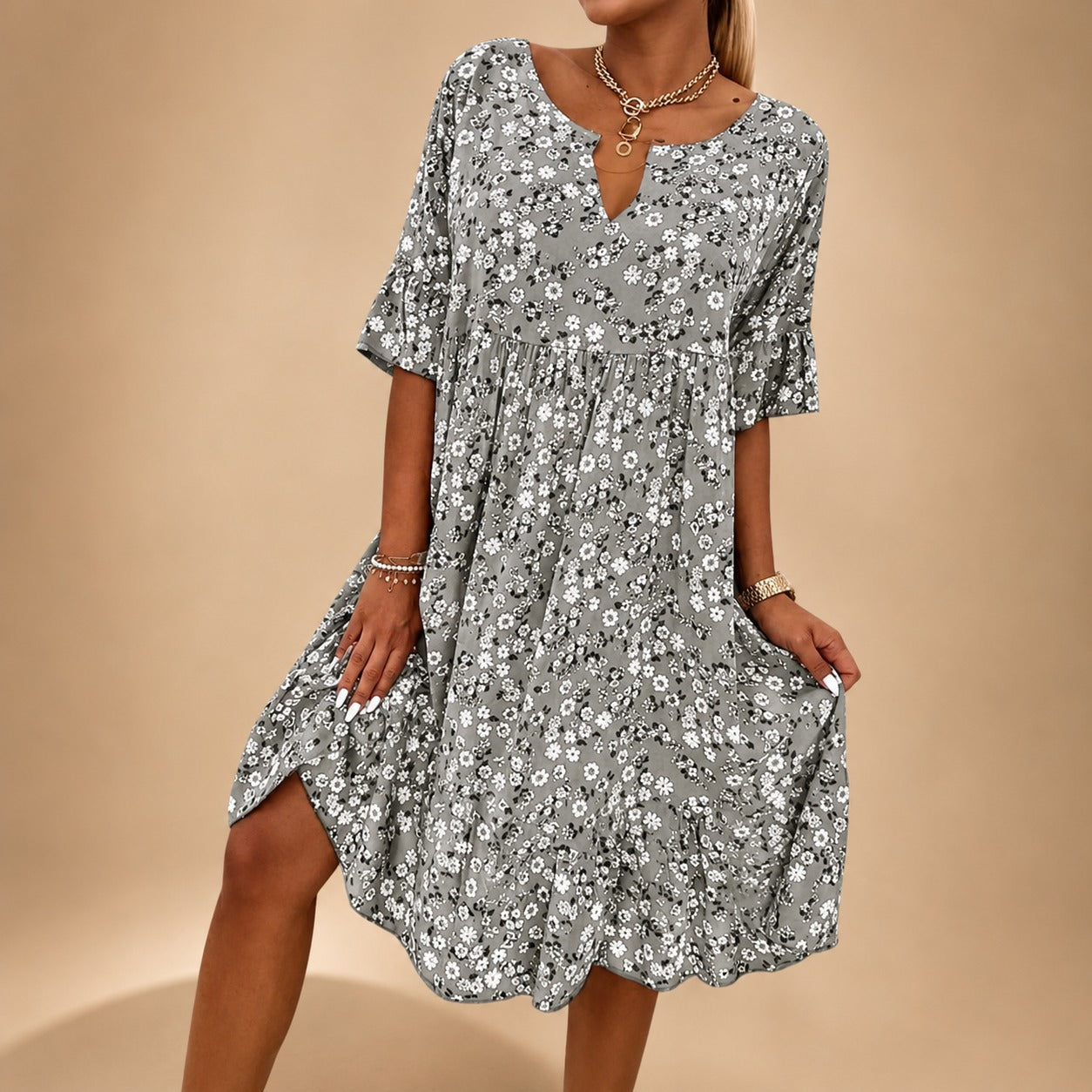 Lilian - Elegantes Blumiges Fließendes Kleid