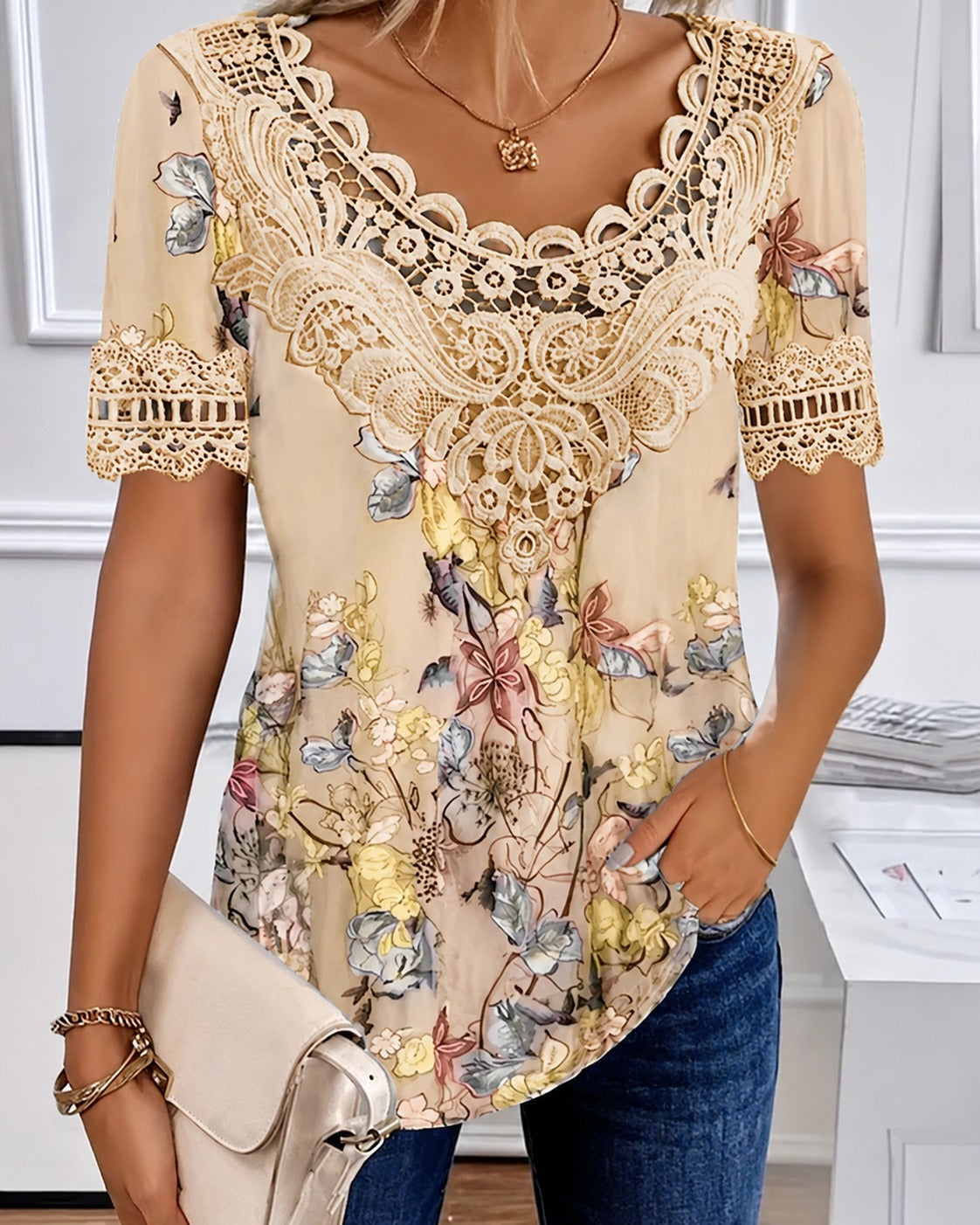 Leah - Stilvolle Blumenbluse