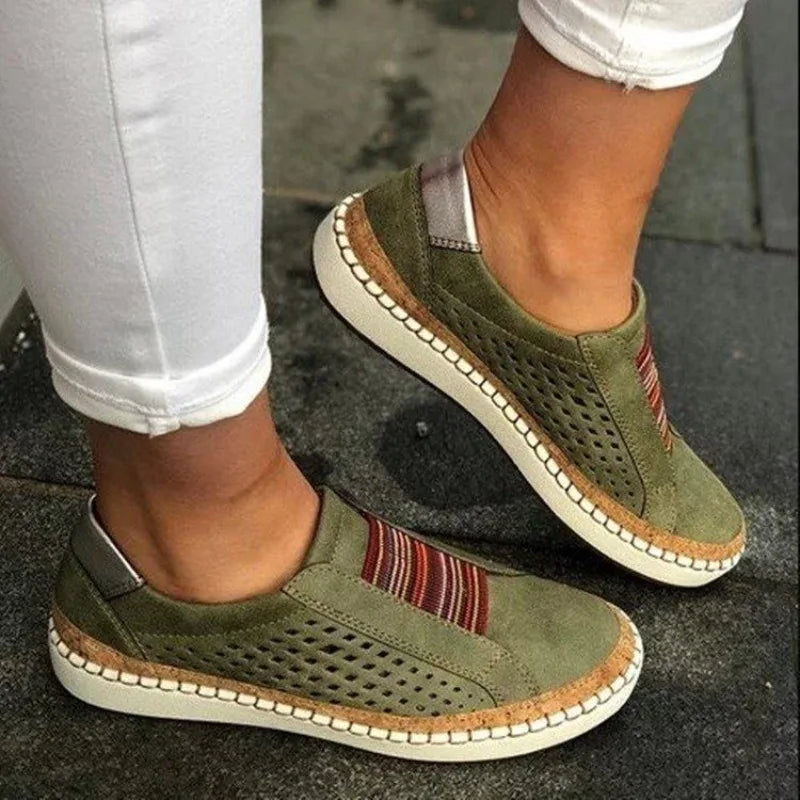 Mateo - Slipper mit Perforierungen