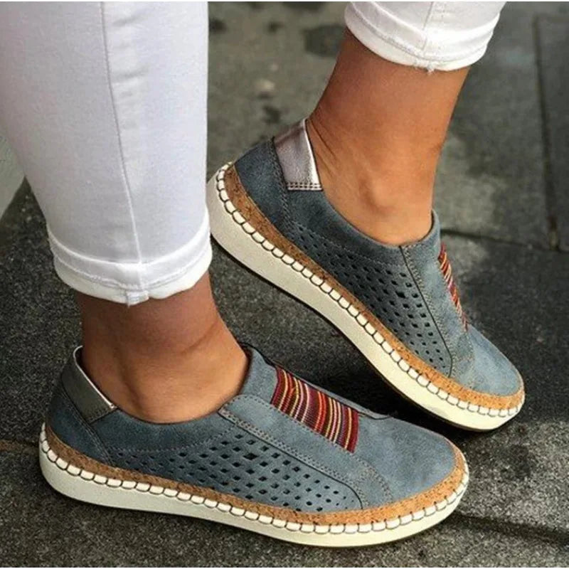 Mateo - Slipper mit Perforierungen
