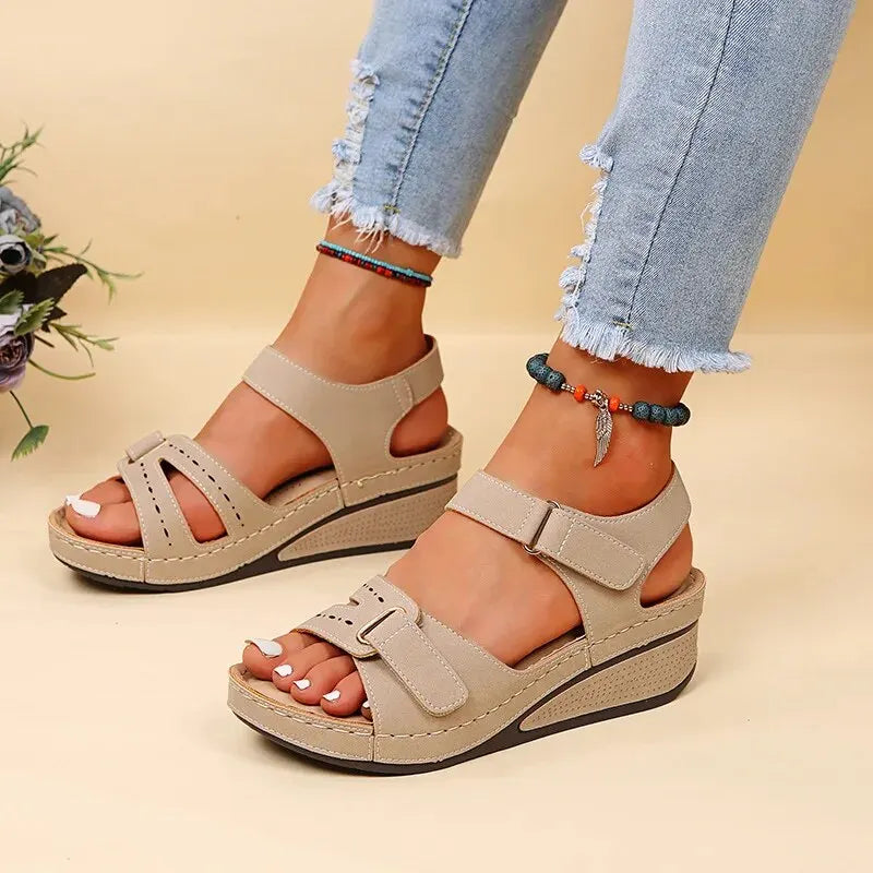 Mia - Keilsandalen mit Klettverschluss