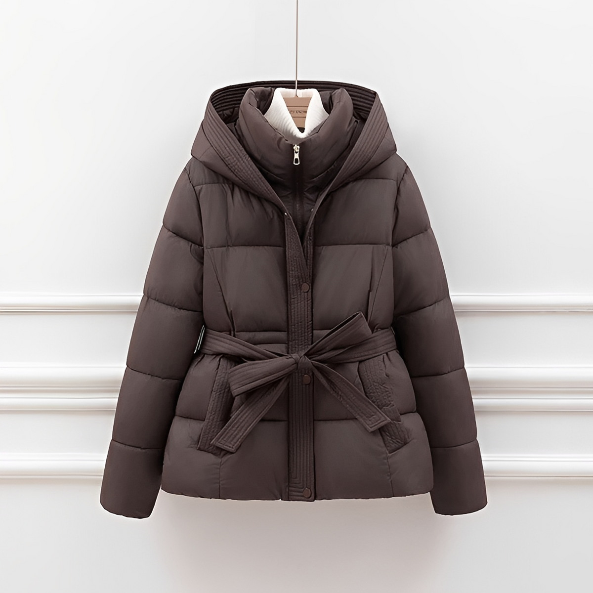 Jackalyn - Warme Jacke mit Kapuze und Gürtel