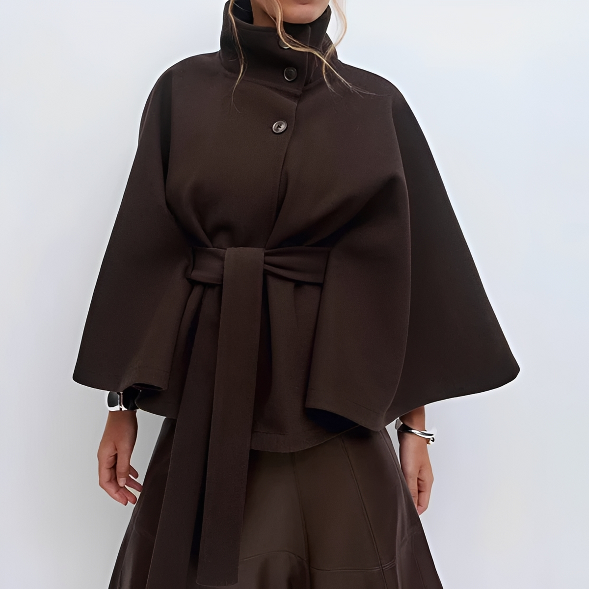 Loraine - Eleganter und bequemer Mantel mit Gürtel