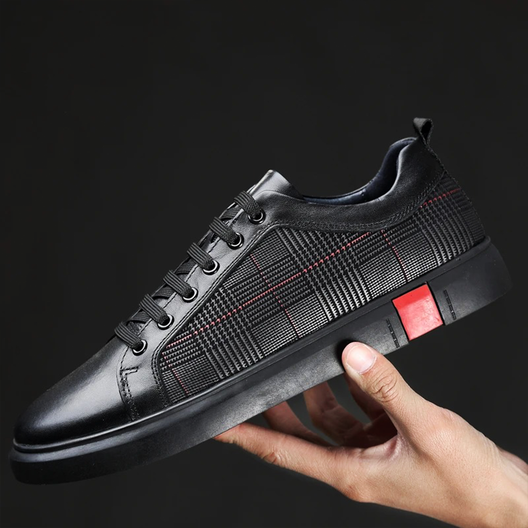 Kai - flache Sneakers mit Schnürsenkeln vorne