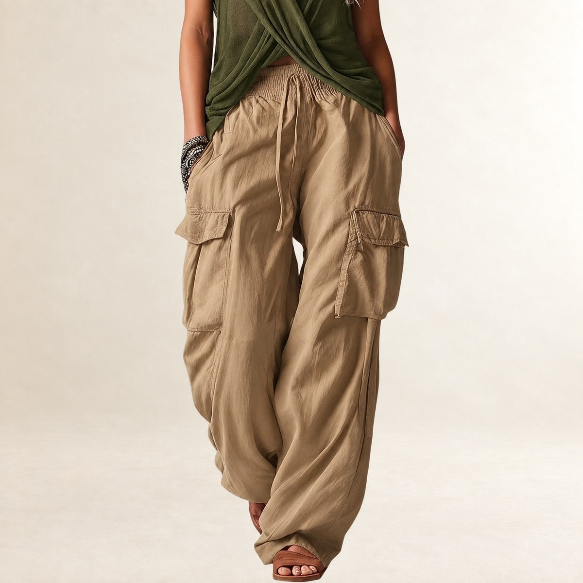 Damen Cargo-Hose mit verstellbarem Gummizug, geradem Bein und praktischen Taschen