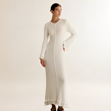 Damentaille Maxikleid mit Rüsche am Saum, langarm und figurbetonter Passform