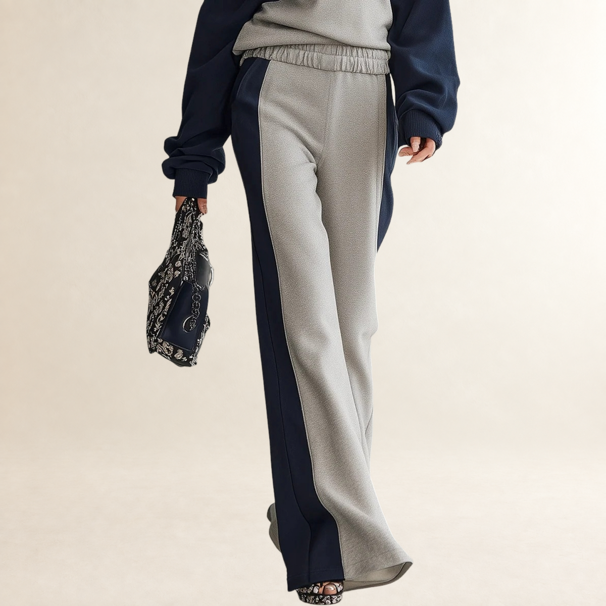 Damentrikot Set aus Sweatshirt und Jogginghose mit Schulter-Ausschnitt und Patchwork-Design