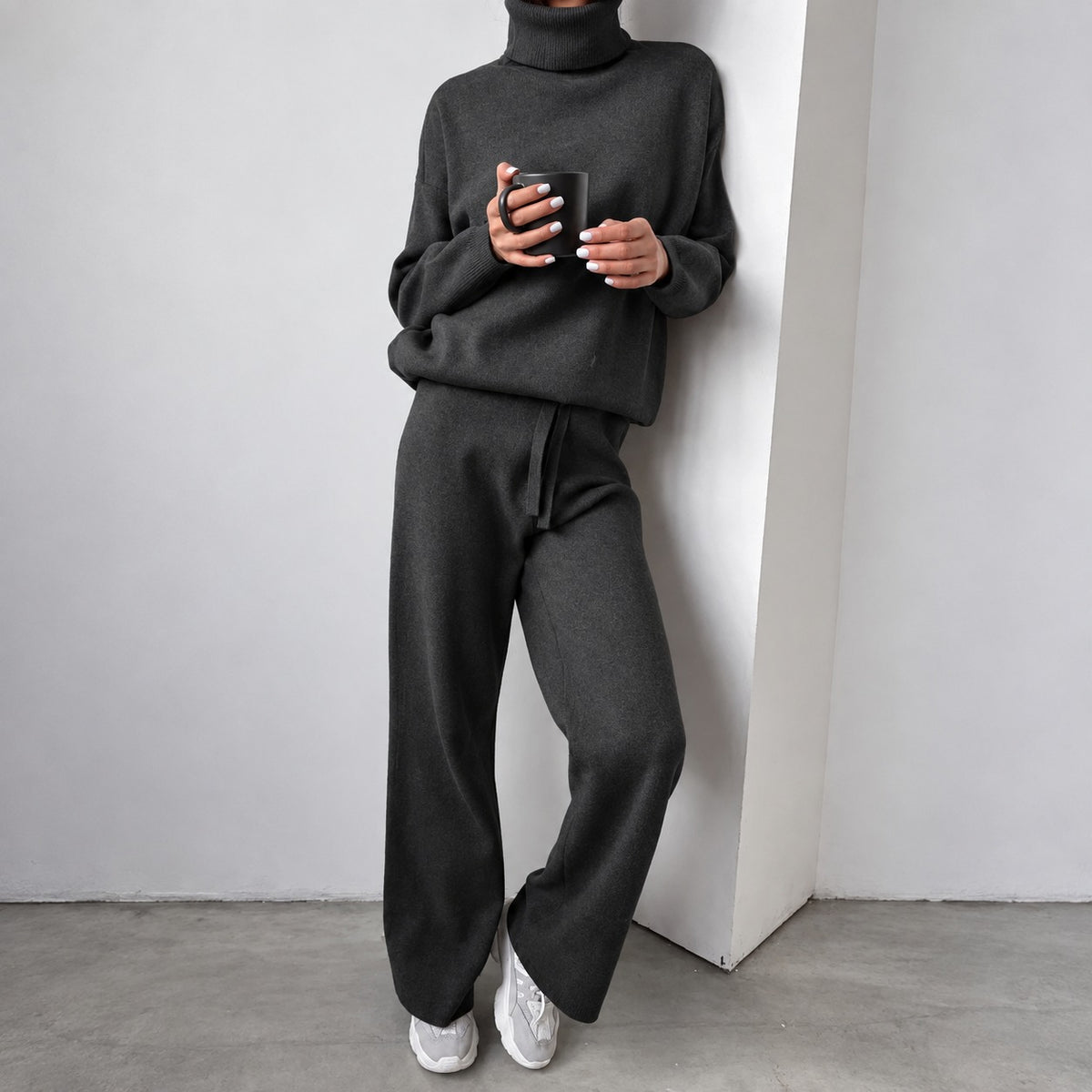 Freizeitset für Damen - Rollkragenpullover und Weite-Hose mit lockerer Passform