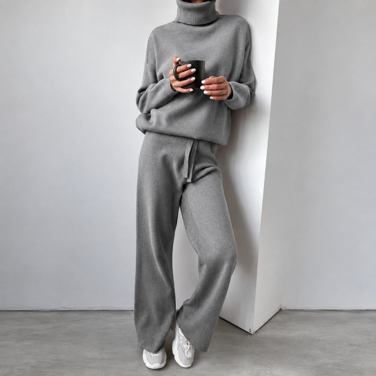 Freizeitset für Damen - Rollkragenpullover und Weite-Hose mit lockerer Passform