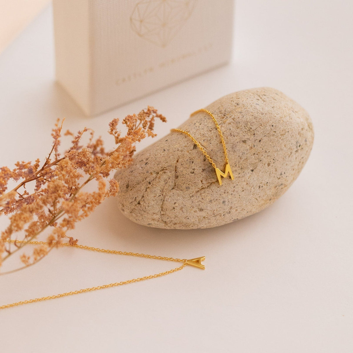 Feines Halsband mit Initialen - Stilvolles Halsband mit Buchstaben