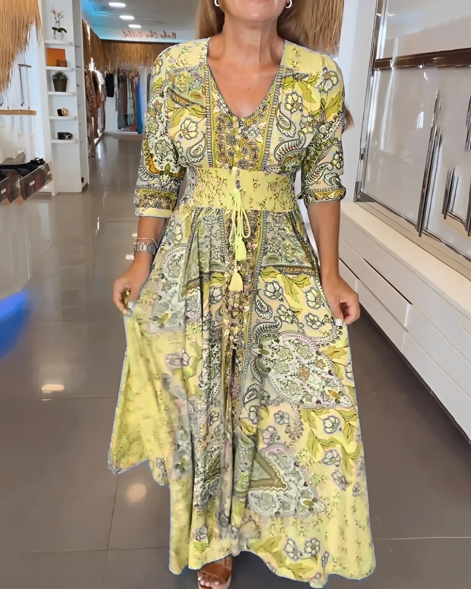 Jasmin - Stilvolles Kleid mit V-Ausschnitt und Print für Damen