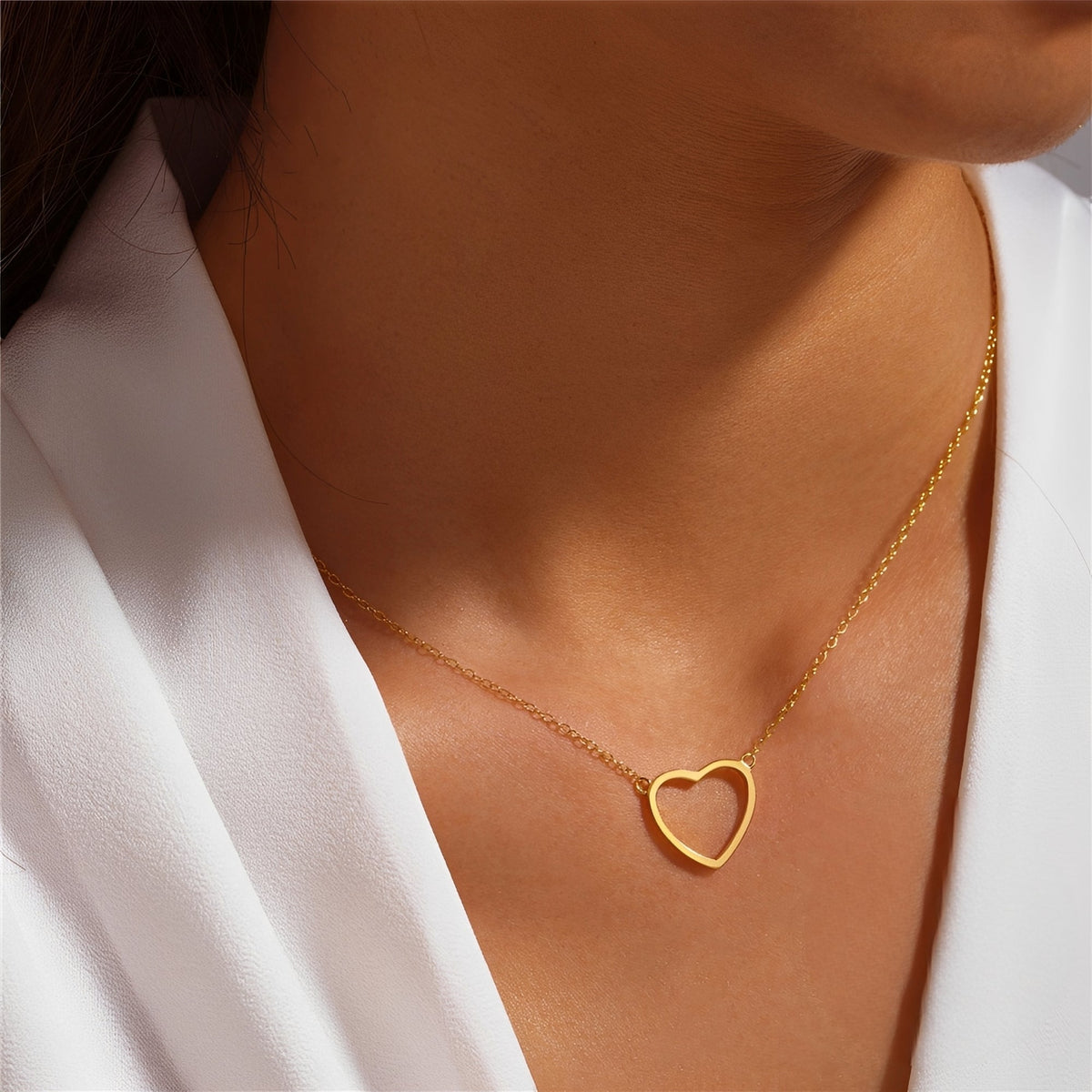 Mika – Feine goldene Herzanhängerkette